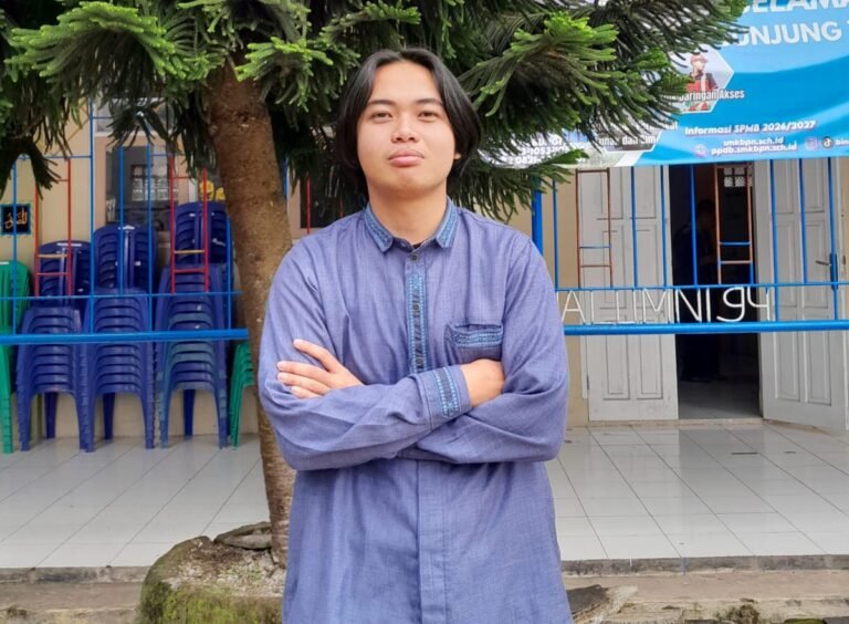 Aditya Mustofa, Mahasiswa Universitas Terbuka Bandung